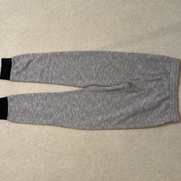 Adidas Grey Sweatpants Size 14-16 - Picture 5 of 8